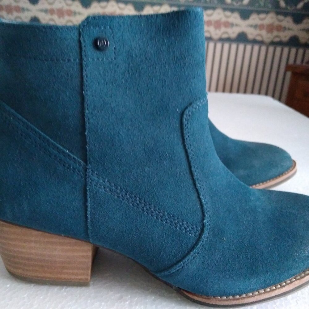 Caterpillar CAT Cider Blue Suede Ankle Boots Booties Water Resistant Wom…